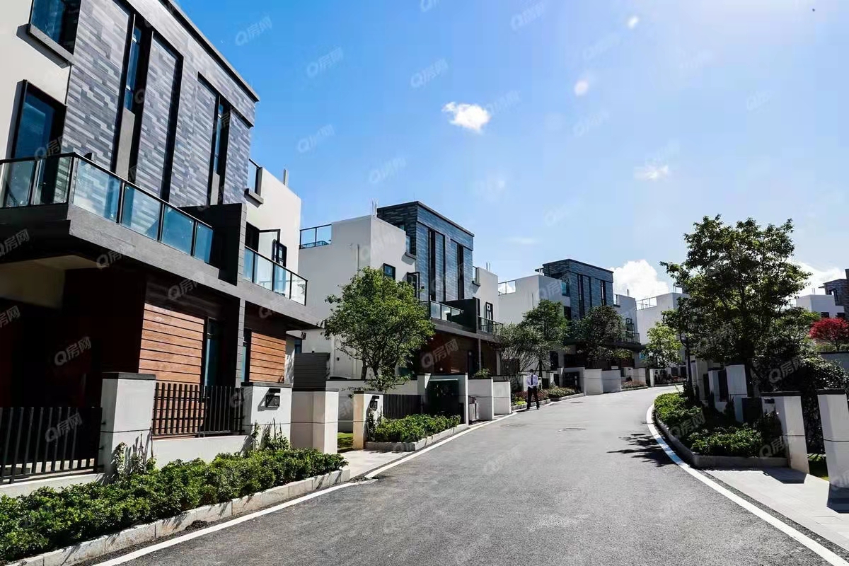 碧輝園十里銀灘，伴海云山苑均價(jià)-40000元/平