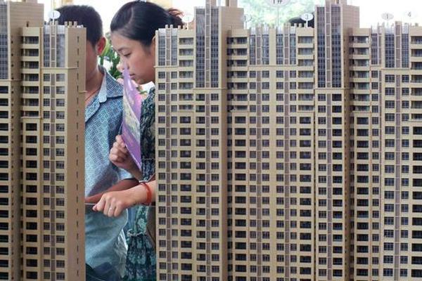 董某對兩個(gè)親戚說了可以買到廣渠門回遷房