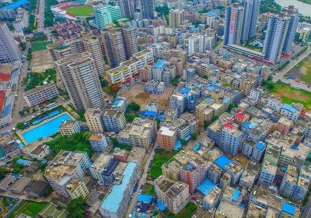 根據官方最初公示的?？谄虏?></img></p>
<p><strong>回遷房只有回遷協議的房屋不能進行過戶</strong></p>
<p>1、我剛聽見這個傳言的這時候，是不太深信的。雖然除非有這樣的老房子，那它早就如果買爆了呀，怎么能有筍來使我們撿。</p>
<p>2、但結論卻丟了我的臉，即使就真的有。最近PLUS撥通密會，說匯悅臺附近有一個叫的住宅小區在售，匯悅臺但是銷售價格21萬/㎡起步，它周邊的商品房可賣這么便宜嗎。</p>
<p>3、事出反常必有妖，我不禁猜測這個樓盤嗎有什么大的bug就引致它的價錢如此低。</p>
<p>4、GS同意特地為大家去前線探探。這個叫譽城苑的居民樓，只不過是個2001年建的回遷房居民樓。</p>
<p>5、很多人都普遍認為，回遷房是專門給那些舊屋遭騰退的居民住的，沒法展開進行買賣。</p>
<p>6、GS在這里便給大家受到重視一下回遷房進行買賣的相關機構理論知識。</p>
<p>7、回遷房只是回遷協定的住宅不會展開注銷，但除非已 早已奪得房產證是能夠開展套利和抵押的。</p>
					<br/>
				<div style=